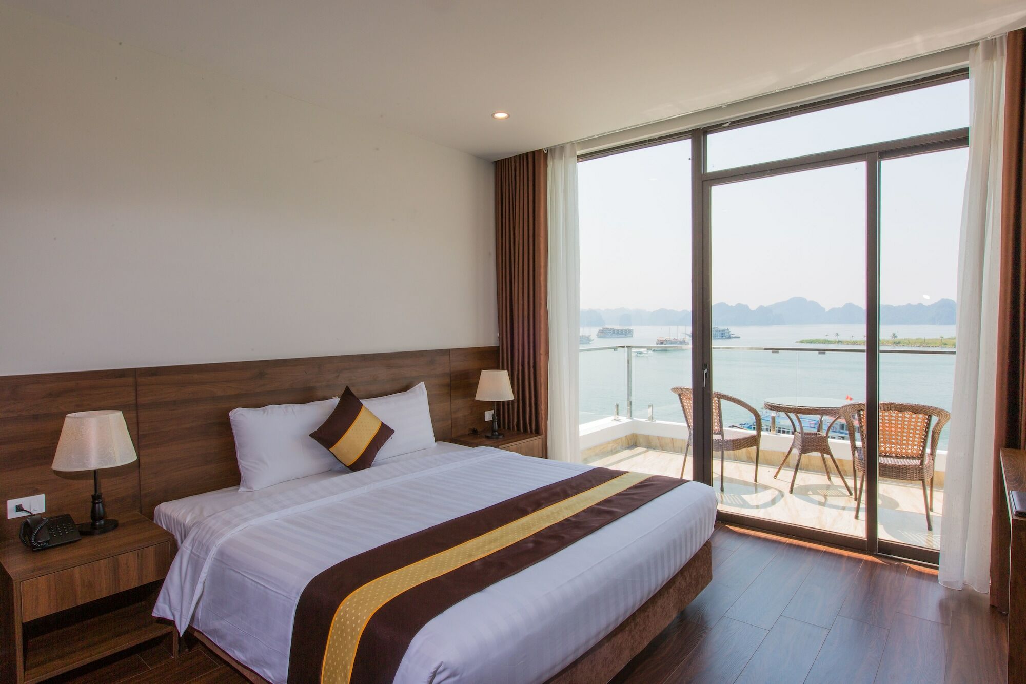Sun Bay Tuan Chau Hotel Халонг Экстерьер фото